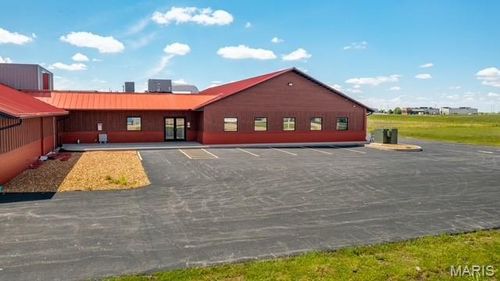 1403 W Stamer Rd, Litchfield, IL, 62056 | Card Image