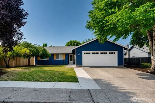 2129 Dahlia St, Woodland, WA, 98674-8405 | Card Image