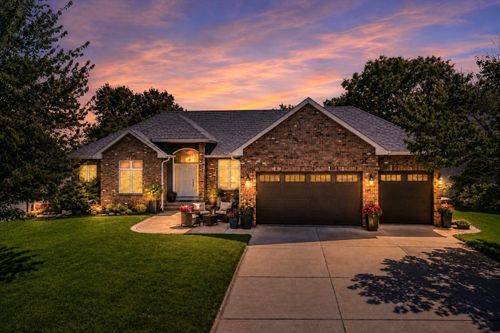 8150 9th Street Pl N, Oakdale, MN, 55128-5391 | Card Image