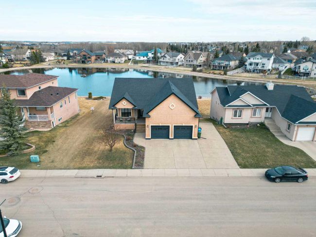 41 Lake Ridge, Home with 3 bedrooms, 2 bathrooms and 6 parking in Olds AB | Image 1
