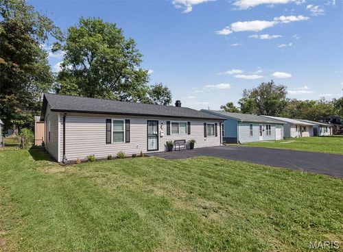 45 Saint Henry Dr, Cahokia, IL, 62206-1622 | Card Image