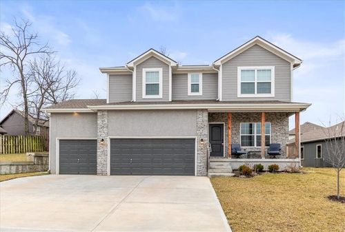 801 Nw Hickory Ridge Dr, Grain Valley, MO, 64029-7255 | Card Image