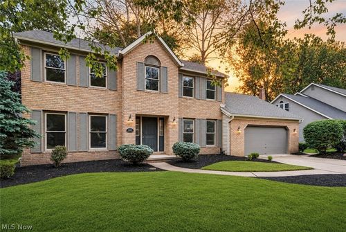 5532 Quail Run, North Olmsted, OH, 44070-3980 | Card Image