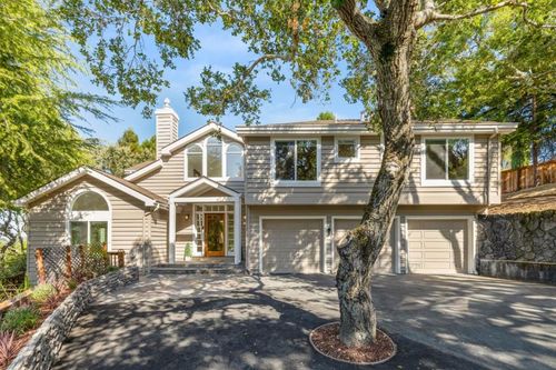 100 Vaquero Way, Emerald Hills, CA, 94062-3152 | Card Image