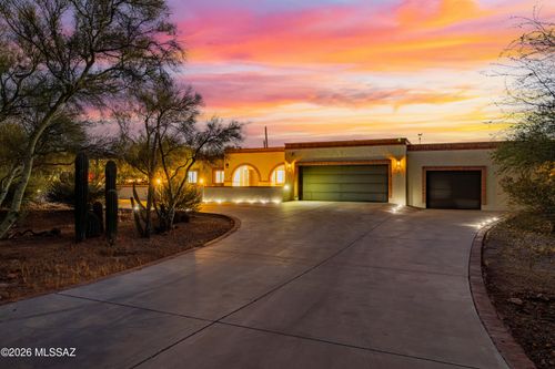 6829 N Broom Tail Drive, Tucson, AZ, 85743 | Card Image
