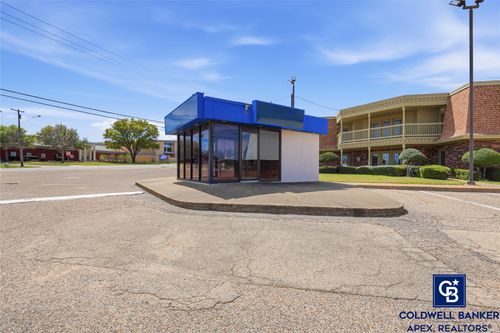 1500 W Henderson St, Cleburne, TX, 76033-4121 | Card Image