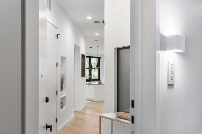 Entrance hall with tons of light and hardwood floors | Image 15