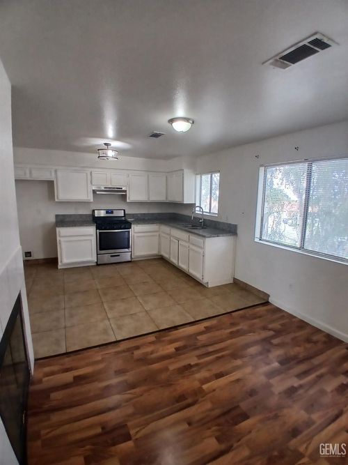 apt-d-3209 Fortier St, Bakersfield, CA, 93306-4977 | Card Image