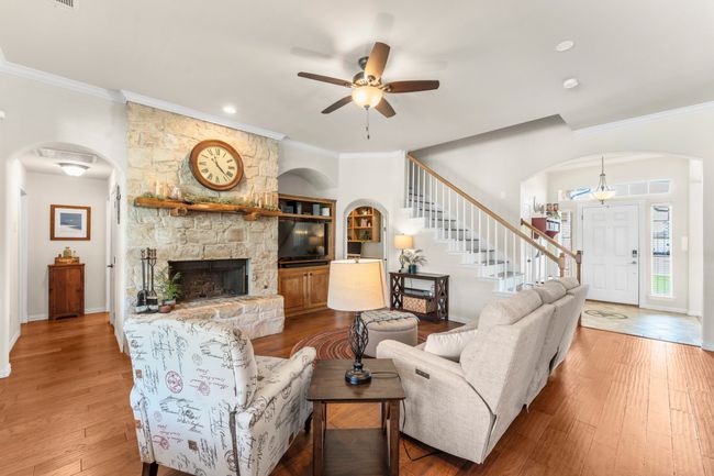 Living Room | Image 7