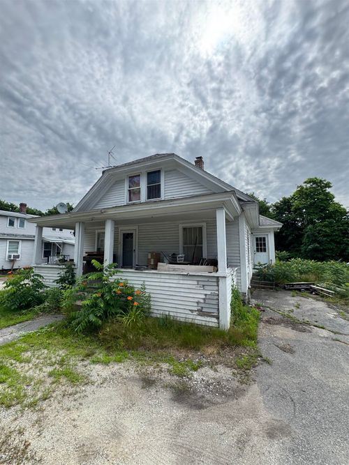 12 Millville St, Salem, NH, 03079-2646 | Card Image