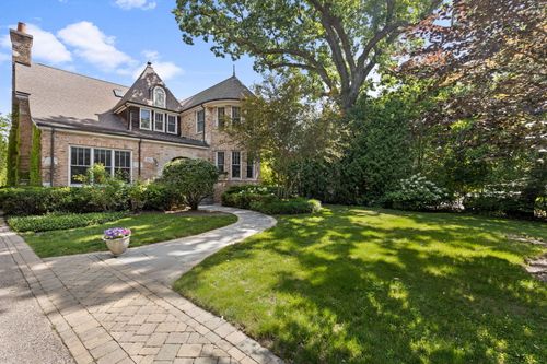 241 Walden Dr, Glencoe, IL, 60022-1311 | Card Image
