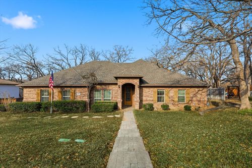 204 Trailwood Dr, Euless, TX, 76039-2224 | Card Image