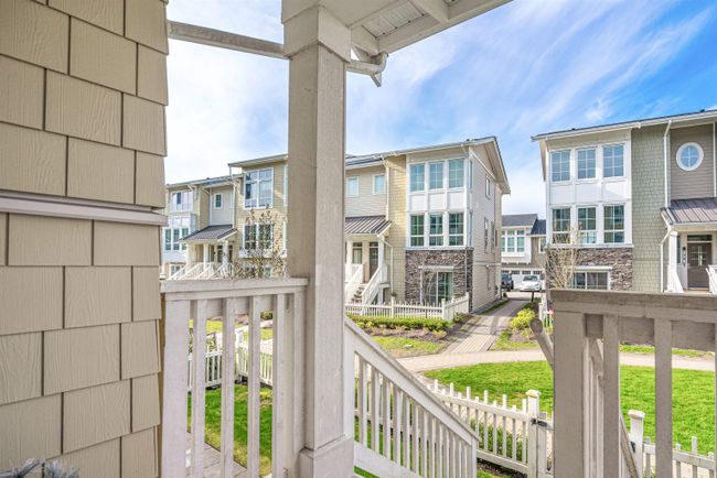 110 - 5551 Admiral Way, Townhouse with 4 bedrooms, 2 bathrooms and 4 parking in Delta BC | Image 3