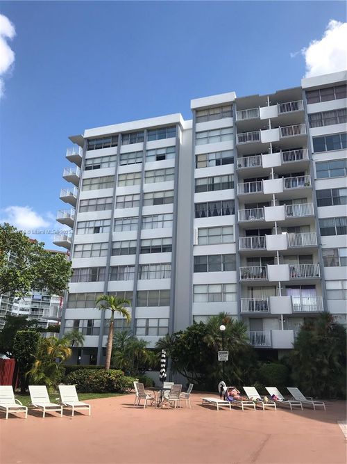 512e-1300 Ne Miami Gardens Dr, Miami, FL, 33179 | Card Image
