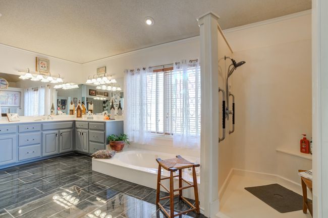 14101 E Fm 1527, Home with 3 bedrooms, 4 bathrooms and null parking in Lorenzo TX | Image 28