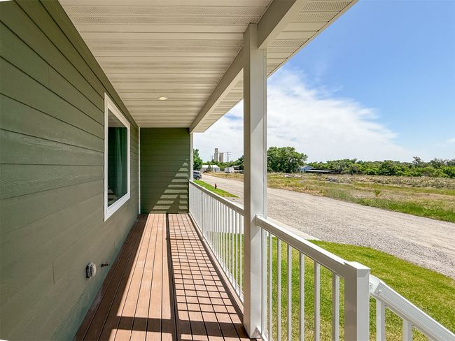 Front porch | Image 36