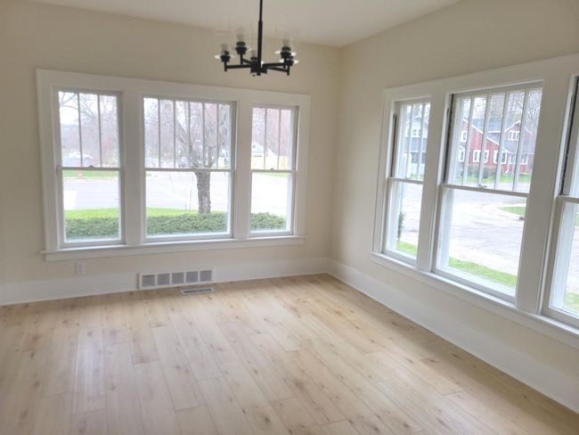 336 N Riverview Dr, House other with 3 bedrooms, 3 bathrooms and null parking in Parchment MI | Image 9