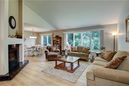 3614 Greendale Ct, Eau Claire, WI, 54701-9217 | Card Image