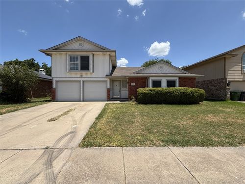 6421 Nellie Dr, Arlington, TX, 76002-2975 | Card Image