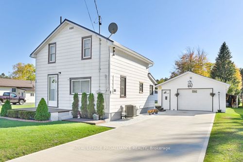 {{alt}} | Card Image