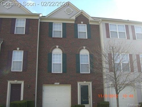 36366 Dominion Cir, Sterling Heights, MI, 48310-7458 | Card Image