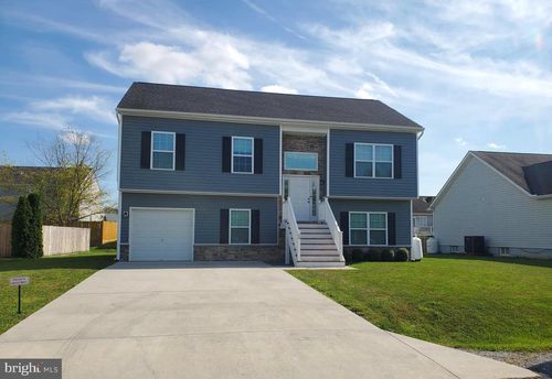 64 Bunting Ave, MARTINSBURG, WV, 25405-3938 | Card Image