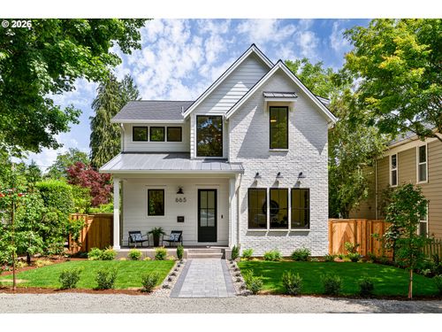 665 4th St, Lake Oswego, OR, 97034-2301 | Card Image