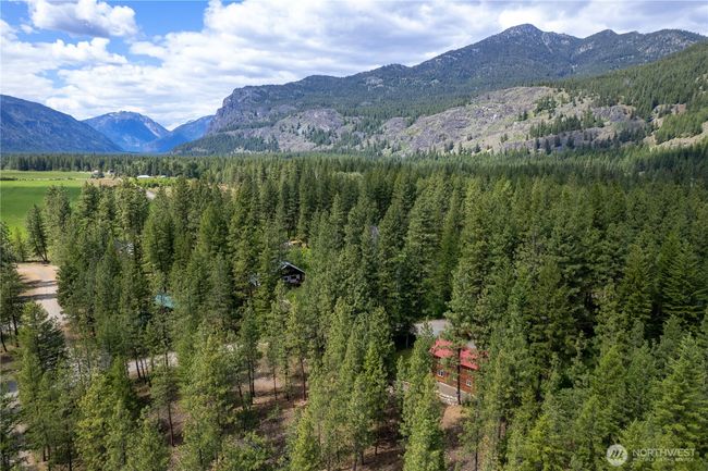 Ideal location for all lifestyles. On the community trail, access to the river and low maintenance yard. | Image 7