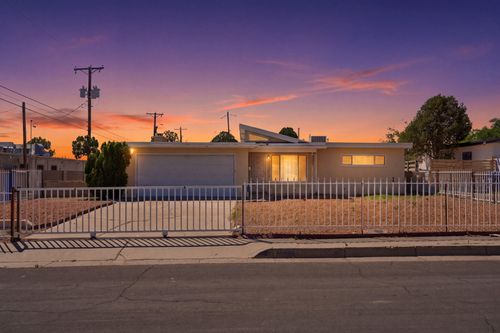 1009 Dakota St Ne, Albuquerque, NM, 87110-6835 | Card Image