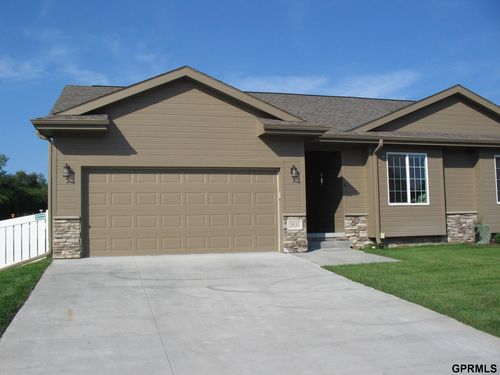 3031 Lakeside Dr, Plattsmouth, NE, 68048-8040 | Card Image