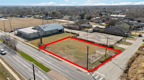 8704 Cullen Blvd, Houston, TX, 77051-2644 | Card Image