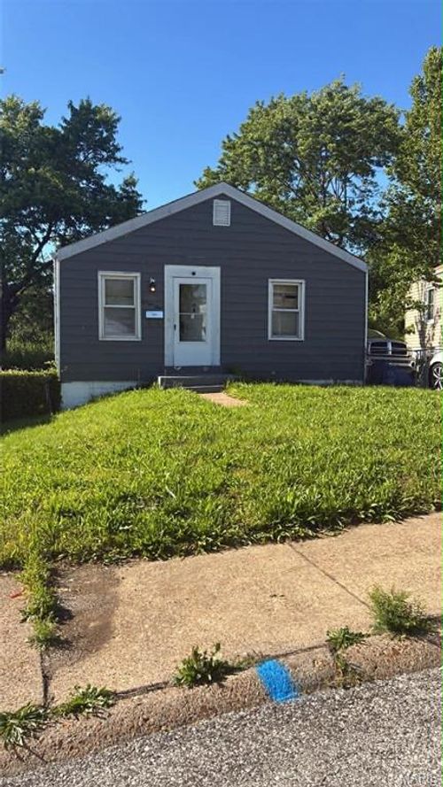 882 Gustav Ave, Saint Louis, MO, 63147-2145 | Card Image