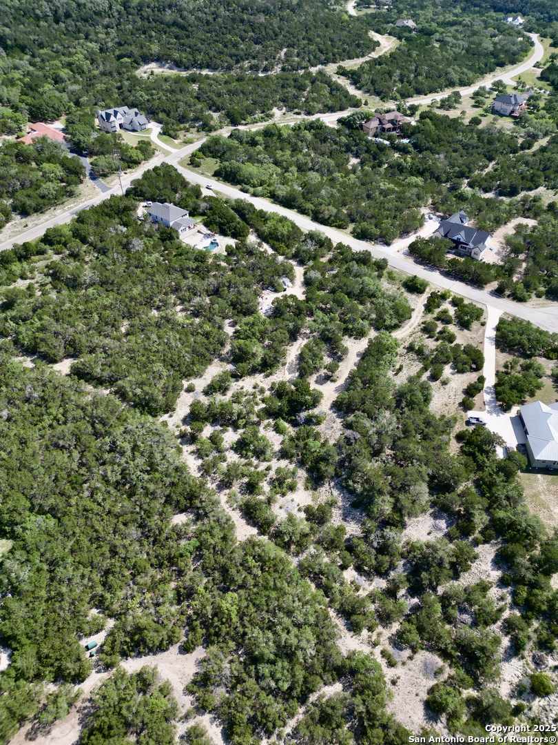 Land in Mico 4