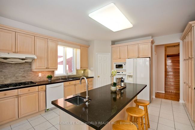 18 Houndsbrook Cres, House other with 5 bedrooms, 4 bathrooms and 6 parking in Unionville ON | Image 12