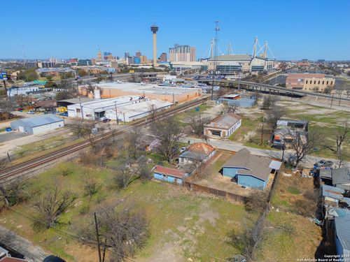 111 Cash St, San Antonio, TX, 78210-1707 | Card Image