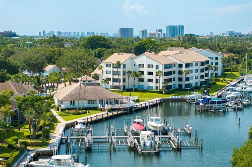 827-827 Oak Harbour Dr, Juno Beach, FL, 33408-2170 | Card Image