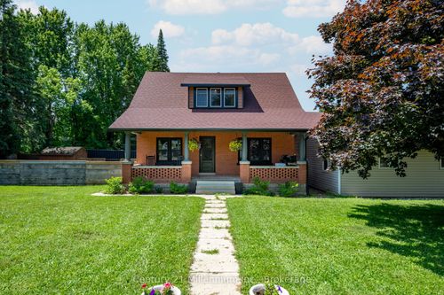 {{alt}} | Card Image