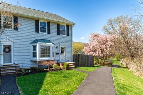 1706 William And Mary Cmn, Hillsborough, NJ, 08844-4322 | Card Image