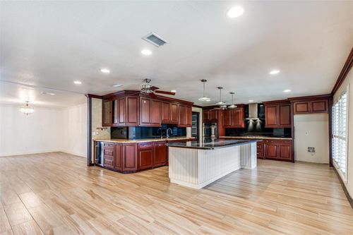 1330 Beaujolais Ln, Houston, TX, 77077-3114 | Card Image