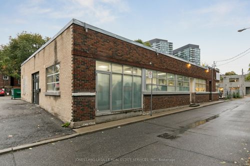 4 Gilead Pl, Toronto, ON, M5A3C9 | Card Image