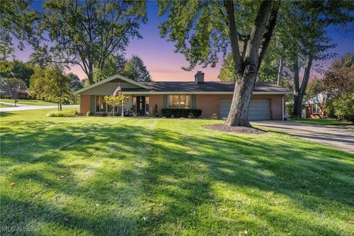 5225 Loma Linda Ln, Canton, OH, 44714-1072 | Card Image