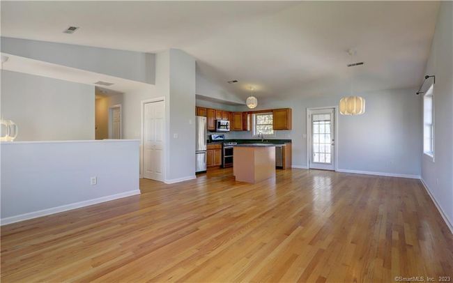 114 Meadow View Ter, House other with 3 bedrooms, 3 bathrooms and null parking in New Haven CT | Image 27