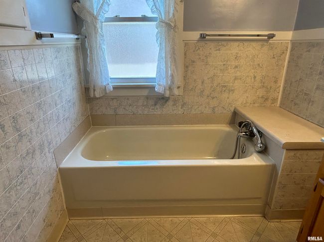 636 5 Th Ave S, House other with 3 bedrooms, 2 bathrooms and null parking in Clinton IA | Image 27