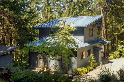 4901 Thompson Creek Rd, Selma, OR, 97538-9734 | Card Image