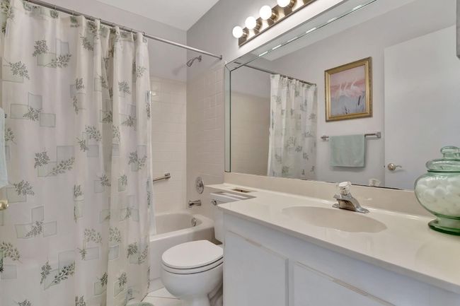 APT-201 - 7618 Tahiti Ln, Condo with 3 bedrooms, 2 bathrooms and null parking in Lake Worth FL | Image 29