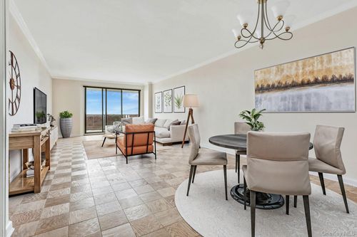 24l-110-11 Queens Blvd, Forest Hills, NY, 11375-5409 | Card Image