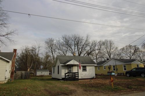 215 S Moore St, SOUTH BELOIT, IL, 61080-1248 | Card Image