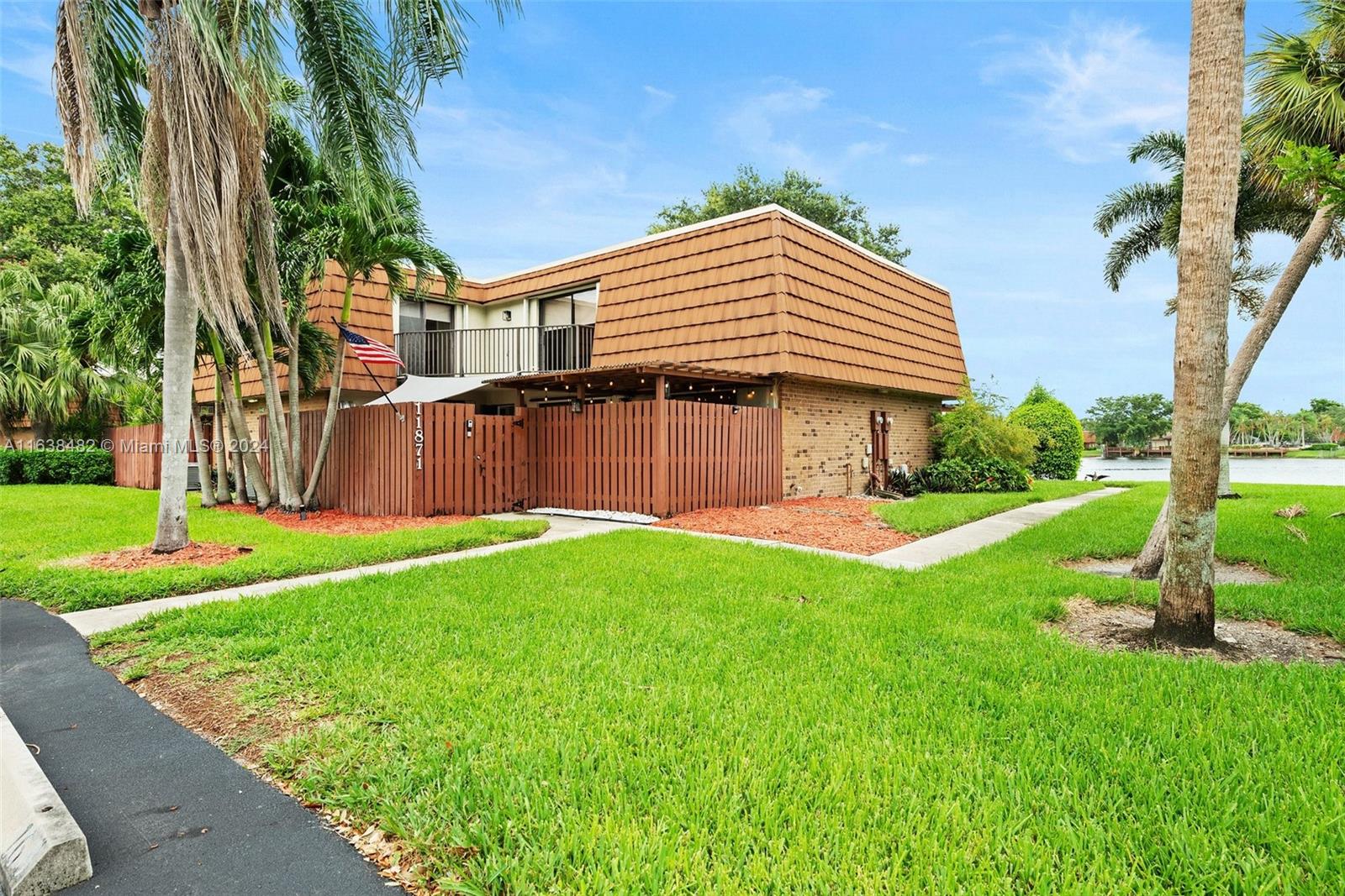 12th Pl, Davie, FL 33325