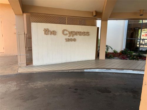 apt-311-1200 Saint Charles Pl, Pembroke Pines, FL, 33026-3330 | Card Image