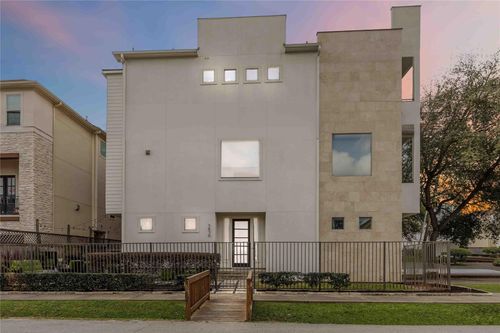 5639 Petty St, Houston, TX, 77007-1840 | Card Image
